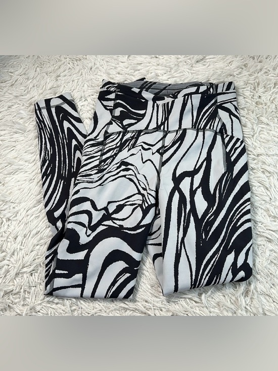 lululemon athletica Pants - Lululemon Ankle Leggings High Rise Black White Abstract Size 4 Women NWOT